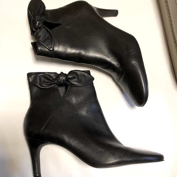 naturalizer black ankle boots